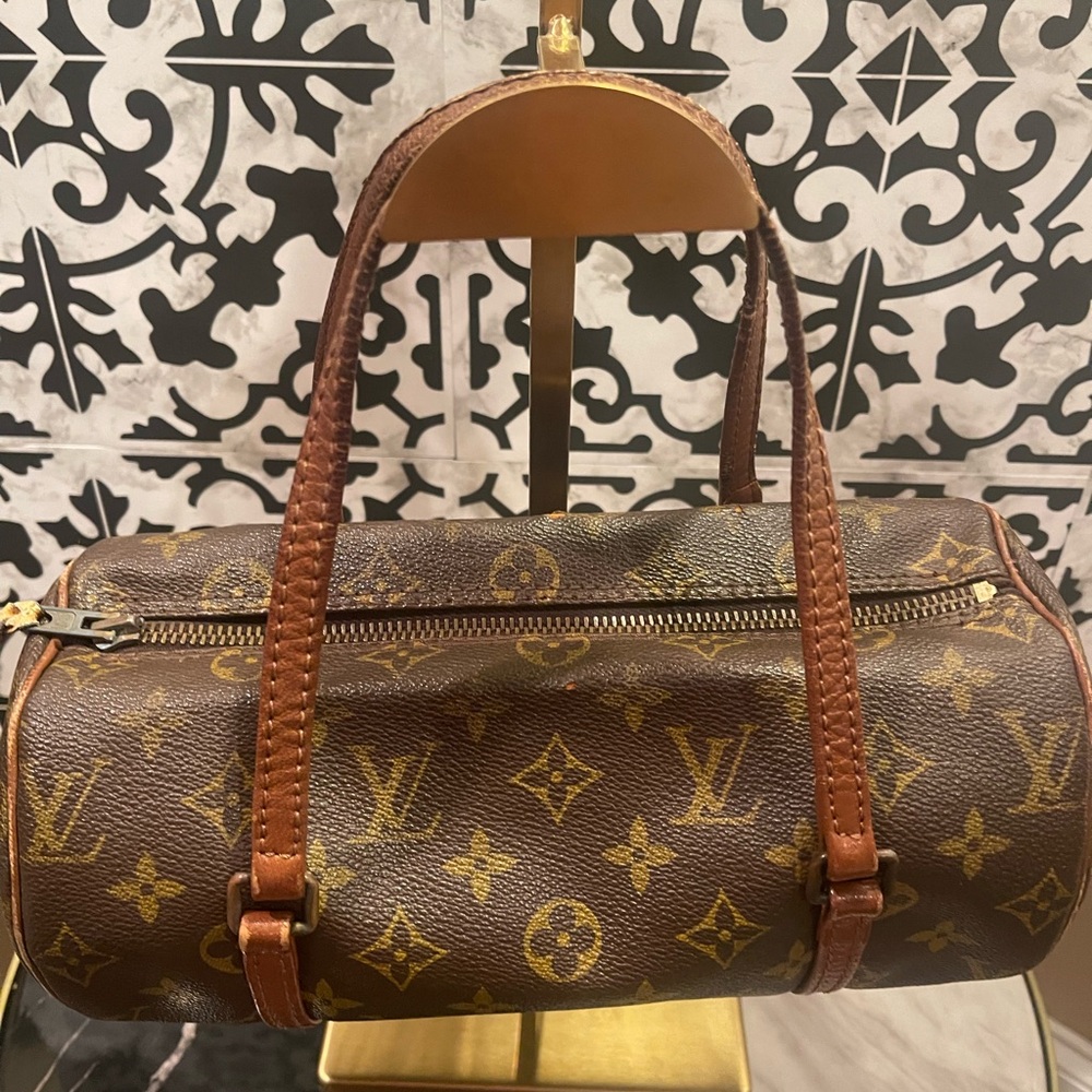 Fair Used Condition LOUIS VUITTON Papillon 26 Handbag